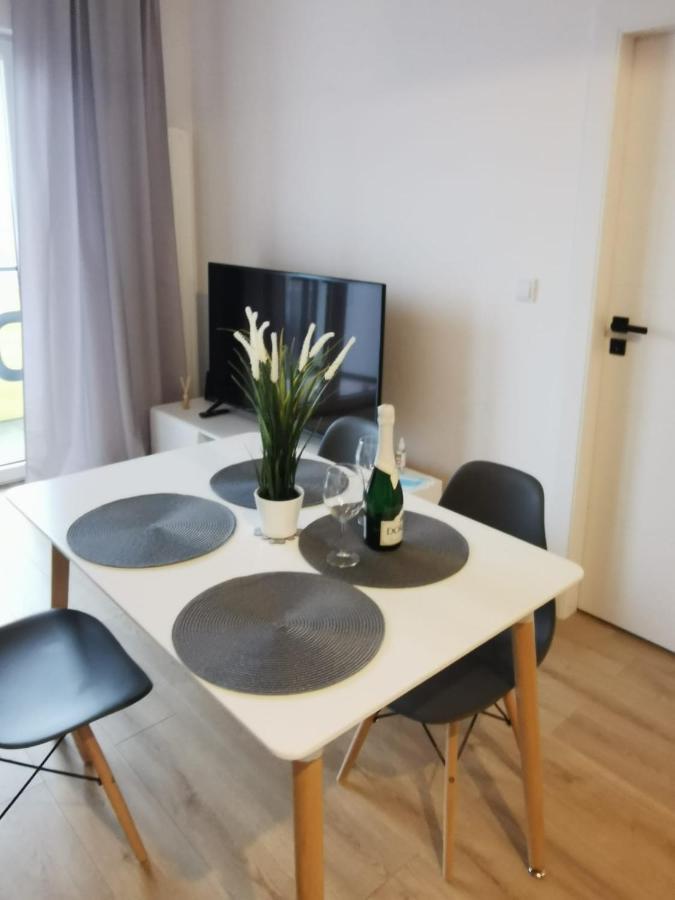 Warsaw Apartments Prymasa Street מראה חיצוני תמונה